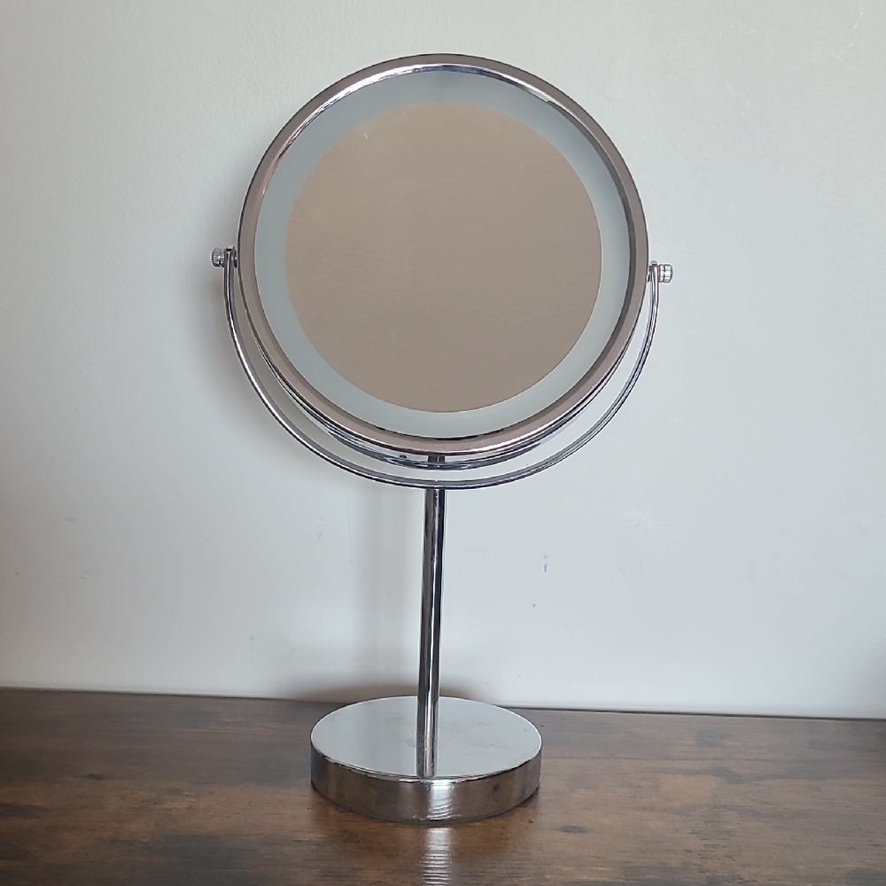 Elegant Lighted Electric 2 Sided Magnifying Silver Vanity Mirror Dressing Makeup